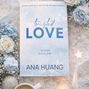 📖 Twisted Love (Twisted Series #1) by Ana Huang – Paperback Romance